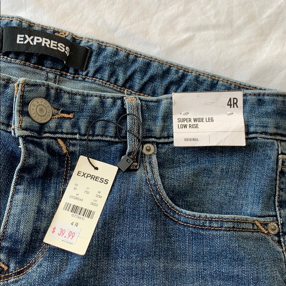 Express Wide Leg Jeans! - Picture 2 of 4